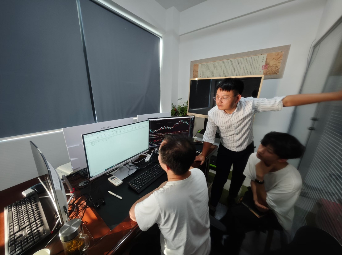 潜心研发攻关个人量化产品